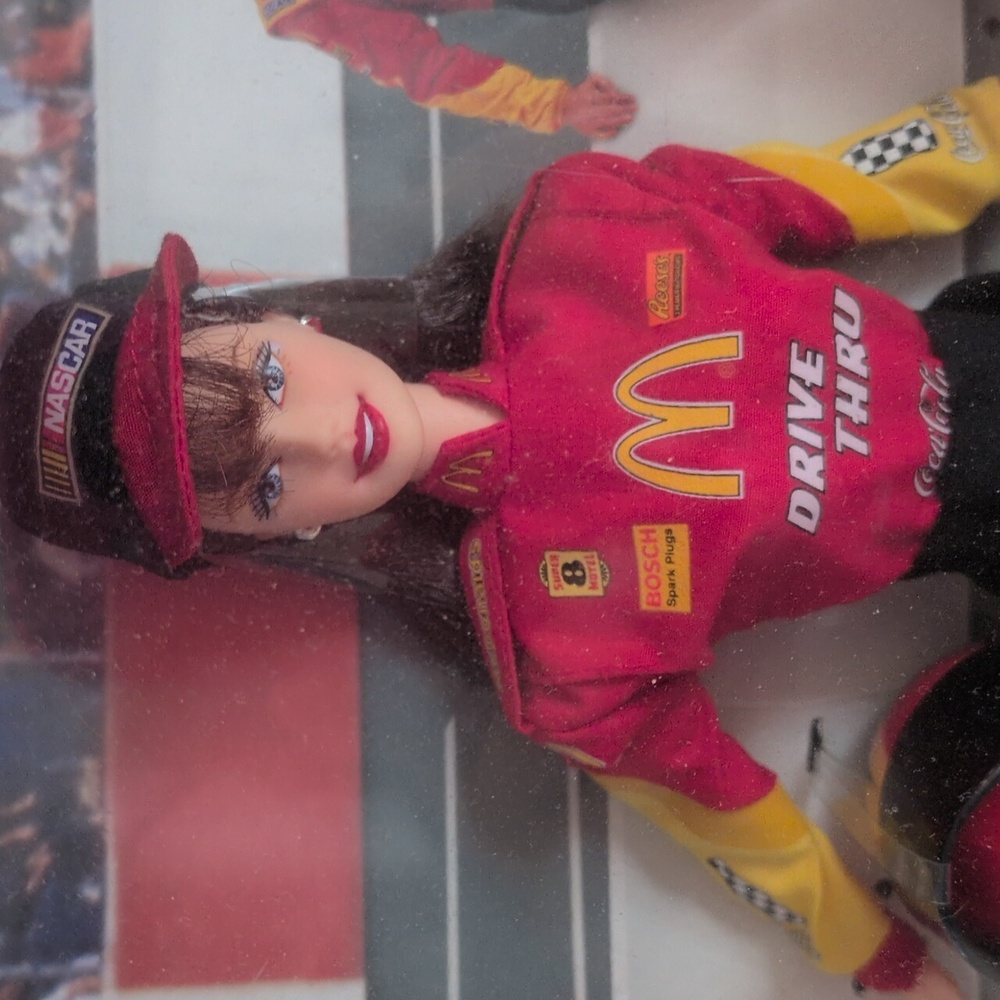 Barbie NASCAR Official #94 Doll - Red and Black Outfit 1999 Collector Edition - Picture 3 of 7